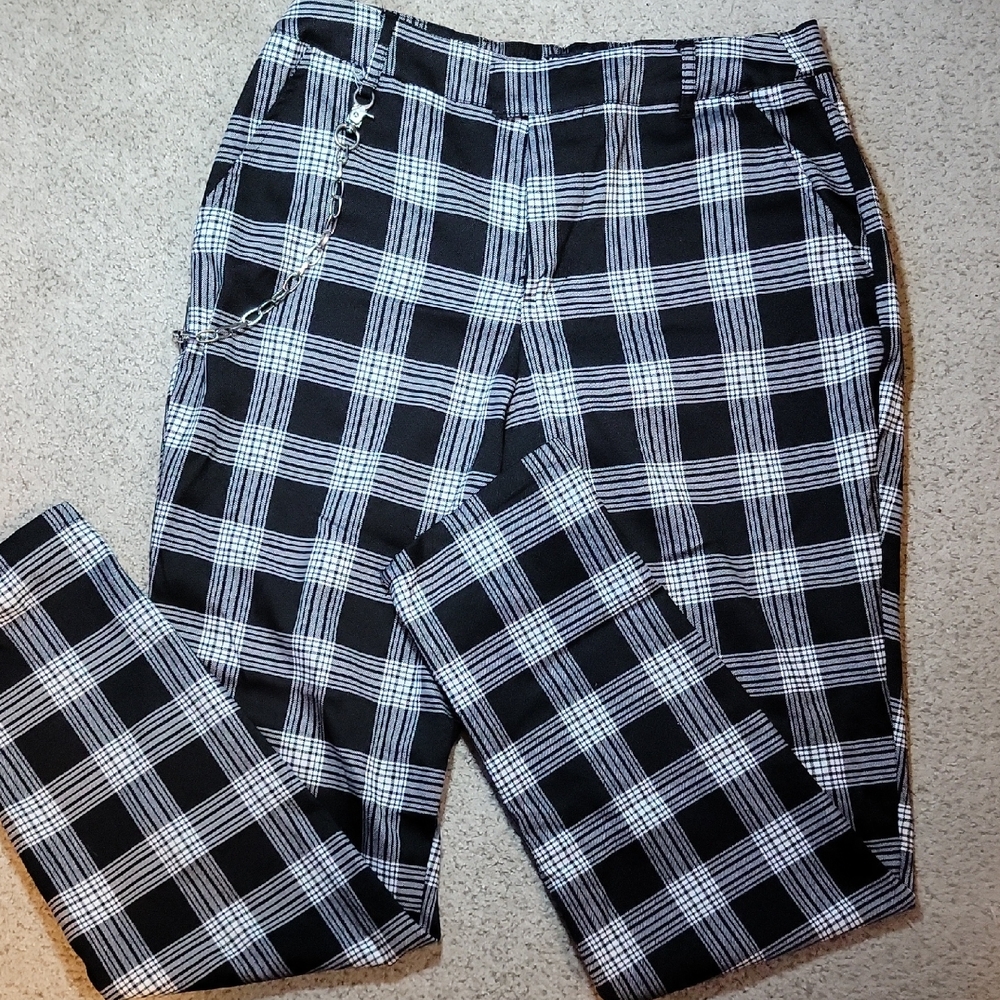 Hot Topic Black and White Pants